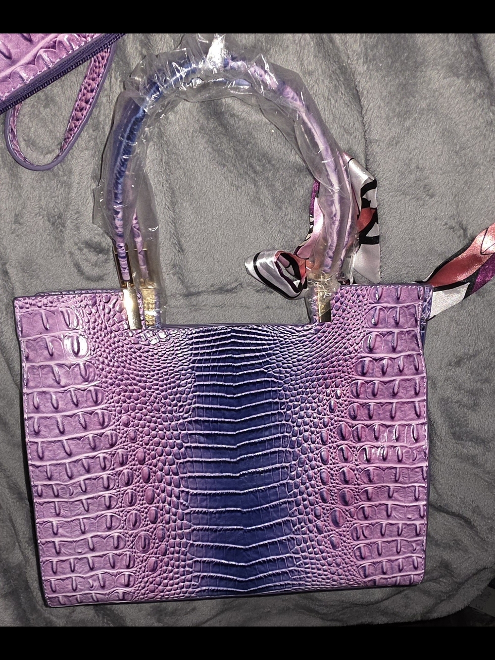 NWOT Purple/Pink Ombre Croc-Embossed 3-Piece Set - Tote, Purse, and Wristlet - Picture 3 of 13